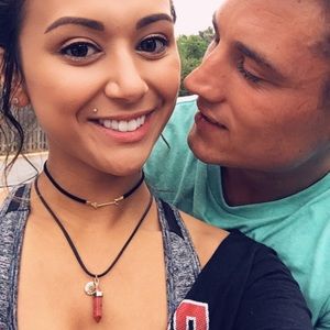 Meet your Posher, Devin